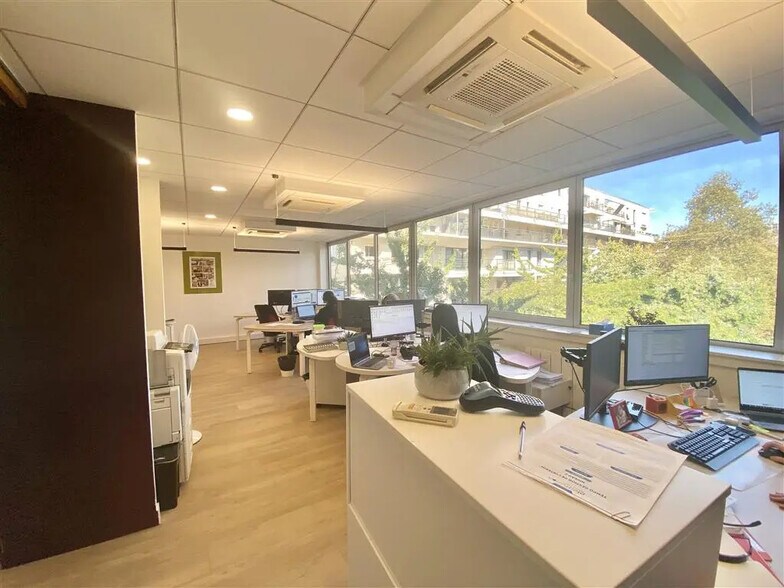 Bureau dans Courbevoie à louer - Photo de l’immeuble – Image 3 sur 9