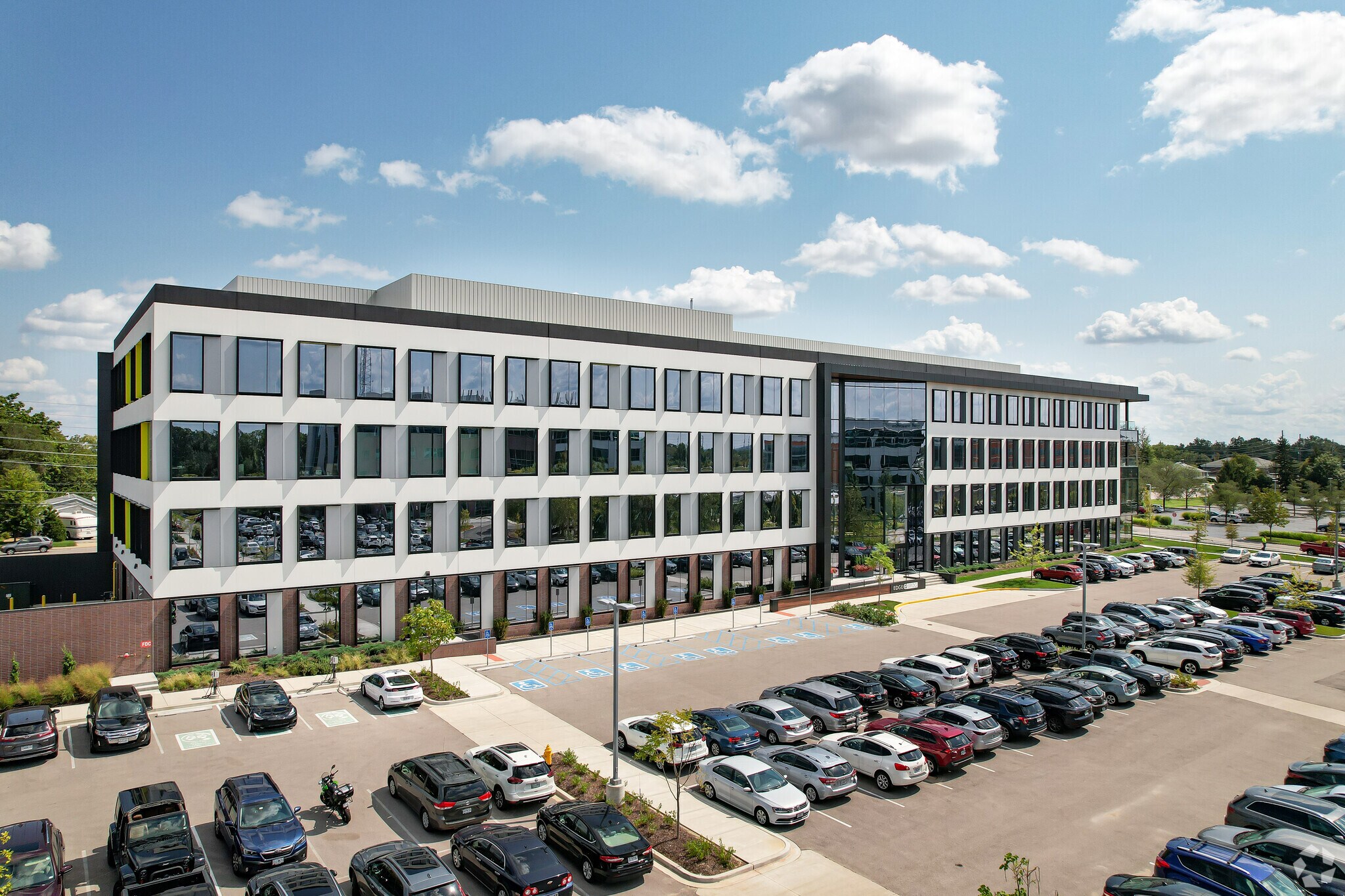 1001 N Warson Rd, Saint Louis, MO à louer Photo principale– Image 1 sur 6