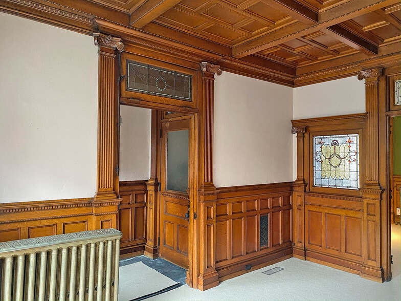 447 Warren St, Hudson, NY à louer - Photo intérieure – Image 3 sur 8