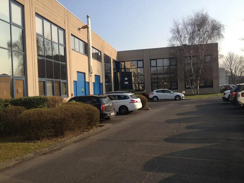 54 Av Du Vieu Chemin De Saint Denis, Villeneuve-la-Garenne à louer - Photo de l’immeuble – Image 2 sur 6