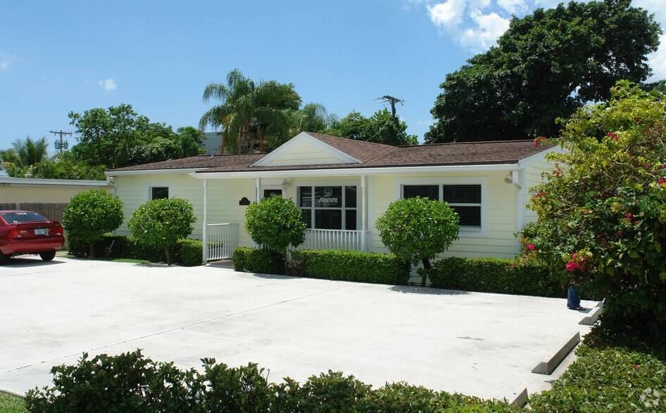 2718 Conroy Rd, West Palm Beach, FL à vendre - Photo de l’immeuble – Image 2 sur 3