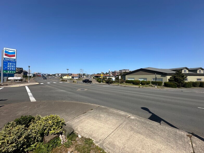 1006 SW Coast Hwy, Newport, OR à vendre - Photo de l’immeuble – Image 3 sur 9