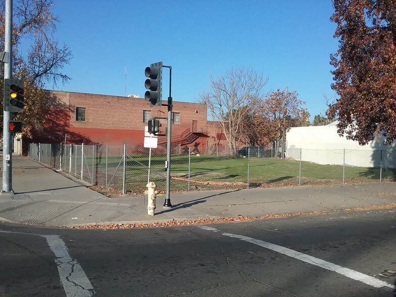 437 E Miner Ave, Stockton, CA à vendre - Photo principale – Image 3 sur 4