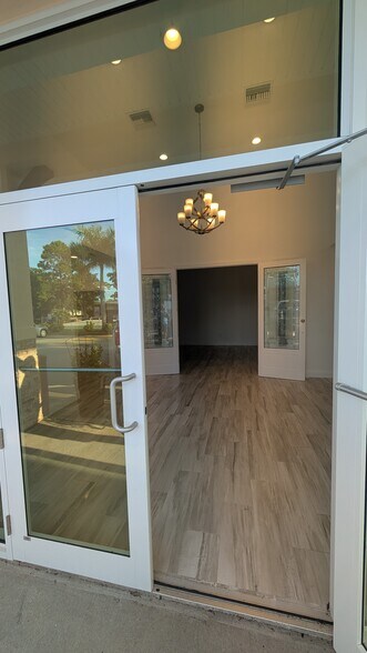 1743 Agora Cir SE, Palm Bay, FL à louer - Hall d’entrée – Image 2 sur 13