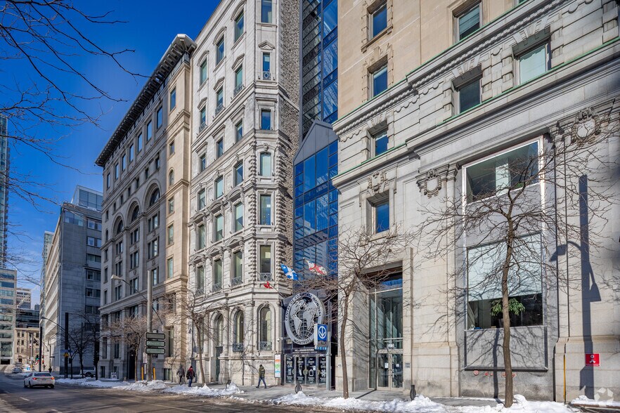 747 Rue Du Square-Victoria, Montréal, QC à louer - Photo de l’immeuble – Image 2 sur 3