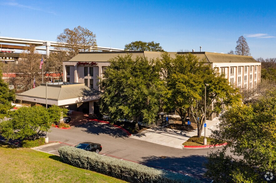 7619 N Interstate 35, Austin, TX à vendre - Photo principale – Image 2 sur 15