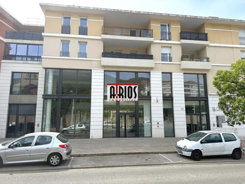 Local commercial dans Toulon à louer - Photo de l’immeuble – Image 1 sur 12