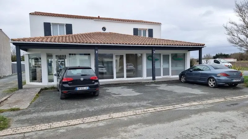 Bureau dans SAINT-PIERRE-D'OLERON à louer - Photo de l’immeuble – Image 1 sur 15
