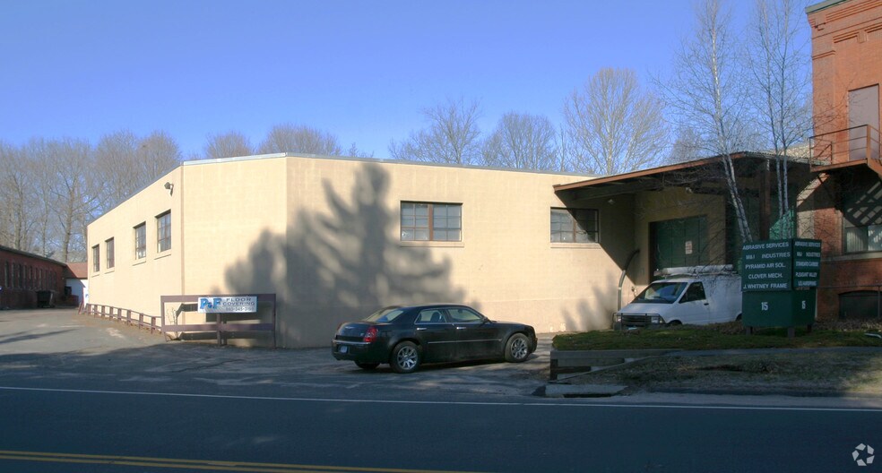 15 N Washington St, Plainville, CT à louer - Photo de l’immeuble – Image 3 sur 12