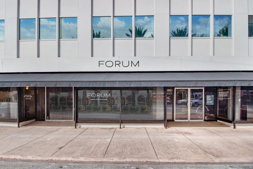 275-299 Alhambra Cir, Coral Gables, FL à louer - Photo de l’immeuble – Image 1 sur 14