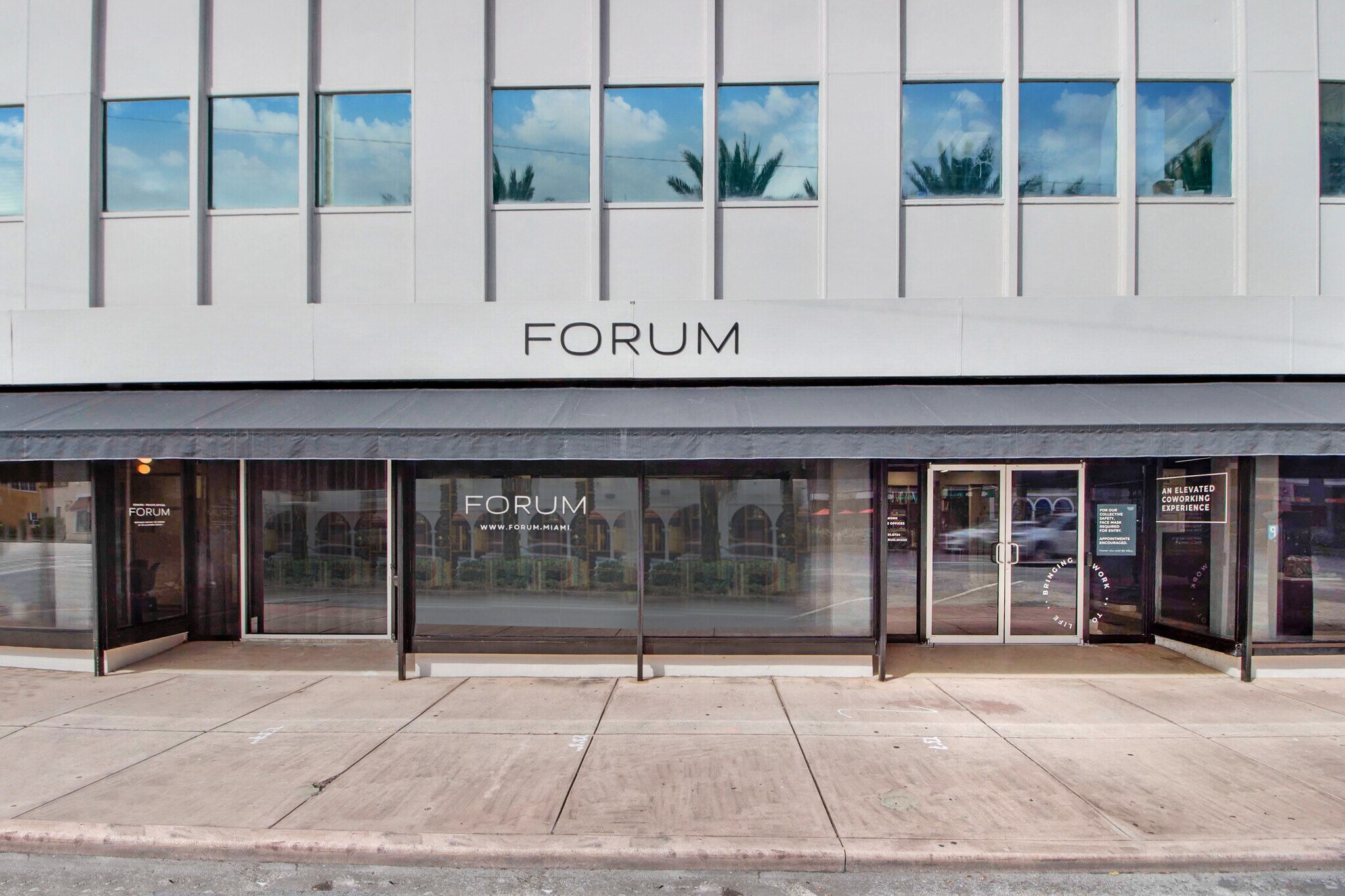 275-299 Alhambra Cir, Coral Gables, FL à louer Photo de l’immeuble– Image 1 sur 15