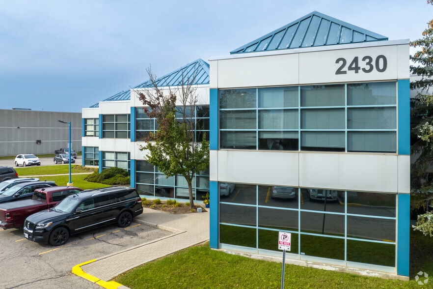 2430 Meadowpine Blvd, Mississauga, ON à louer - Photo de l’immeuble – Image 3 sur 4