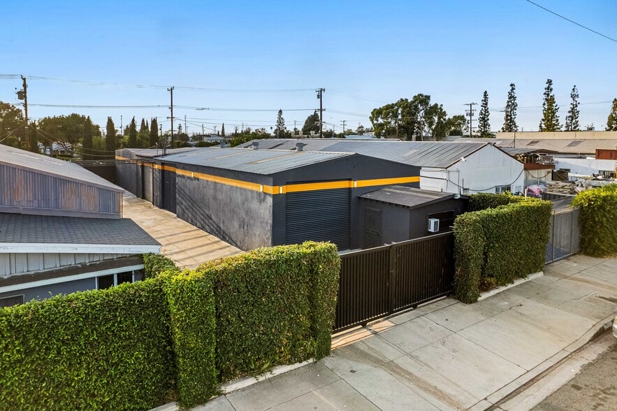 15131 Illinois Ave, Paramount, CA à louer - Photo principale – Image 1 sur 56