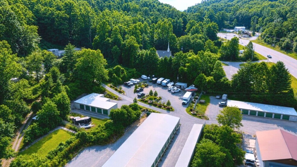 14 Huntley Cir, Fairview, NC à vendre - Vidéo sur l’annonce professionnelle – Image 2 sur 16