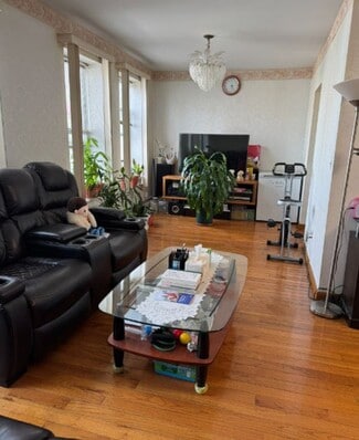 Plus de détails pour 1727 E 14th St, Brooklyn, NY - Logement à vendre