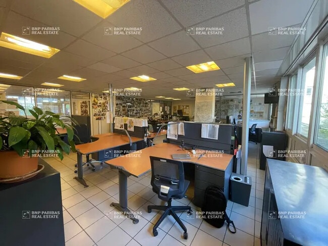 Plus de détails pour Local commercial à vendre