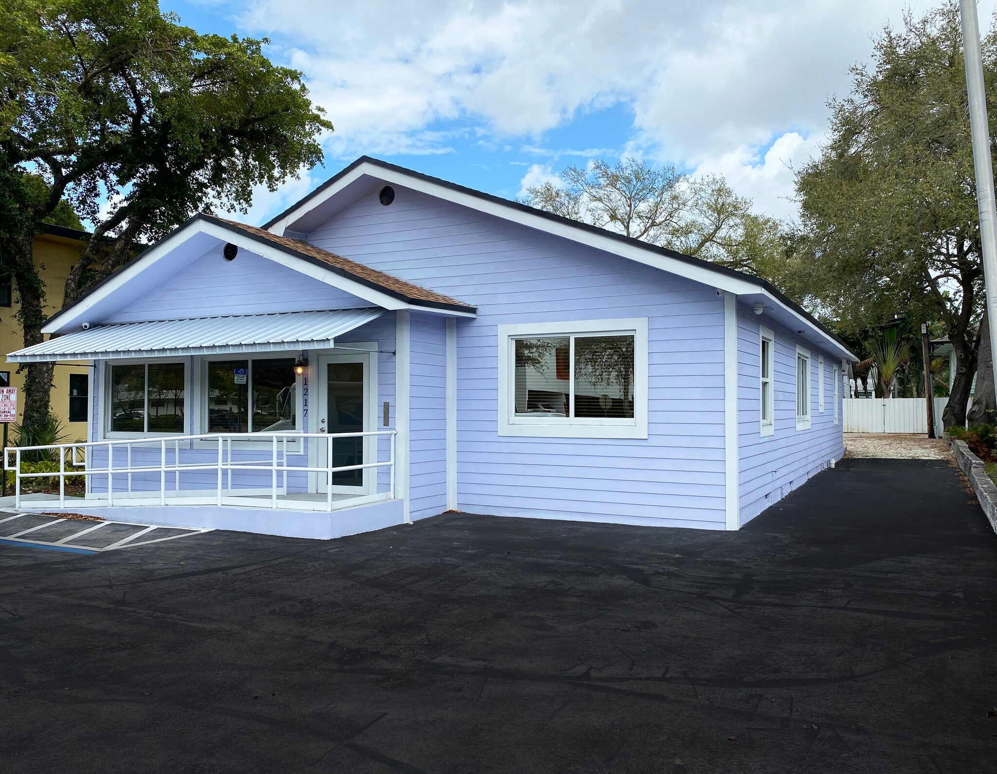 1217 E Broward Blvd, Fort Lauderdale, FL à louer Photo principale– Image 1 sur 73