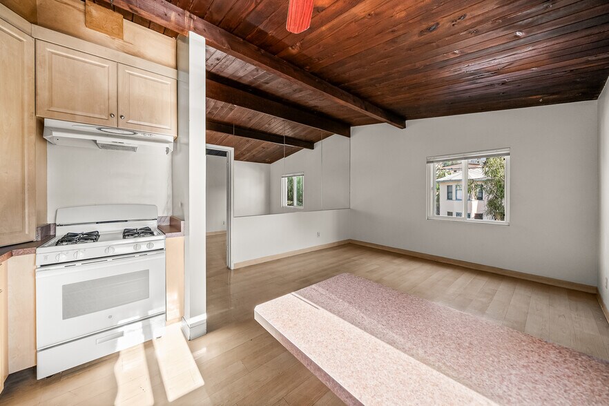 1011 Laguna St, Santa Barbara, CA à vendre - Photo intérieure – Image 3 sur 14