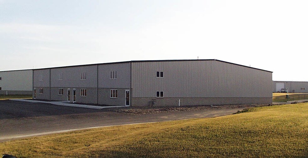 1019 Rail Dr, Woodstock, IL à louer - Photo de l’immeuble – Image 1 sur 9