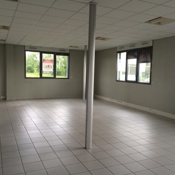 Bureau dans Parçay-Meslay à vendre - Photo intérieure – Image 3 sur 7
