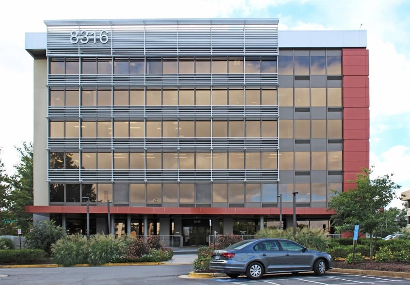 8316 Arlington Blvd, Fairfax, VA à louer - Photo de l’immeuble – Image 3 sur 8