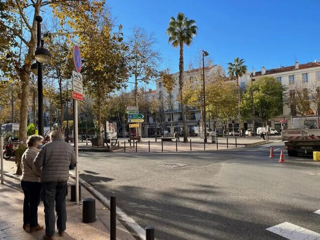 Plus de détails pour Local commercial à vendre