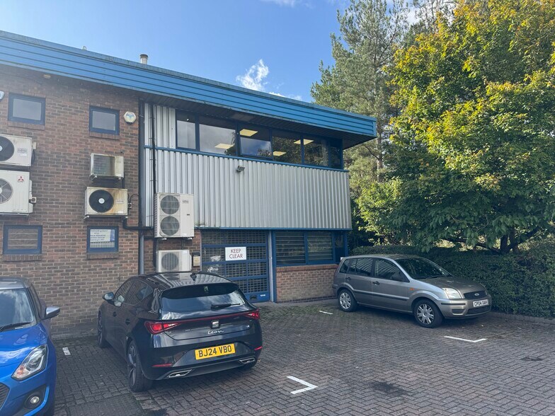 1-2 Vermont Pl, Milton Keynes à vendre - Photo de l’immeuble – Image 2 sur 6