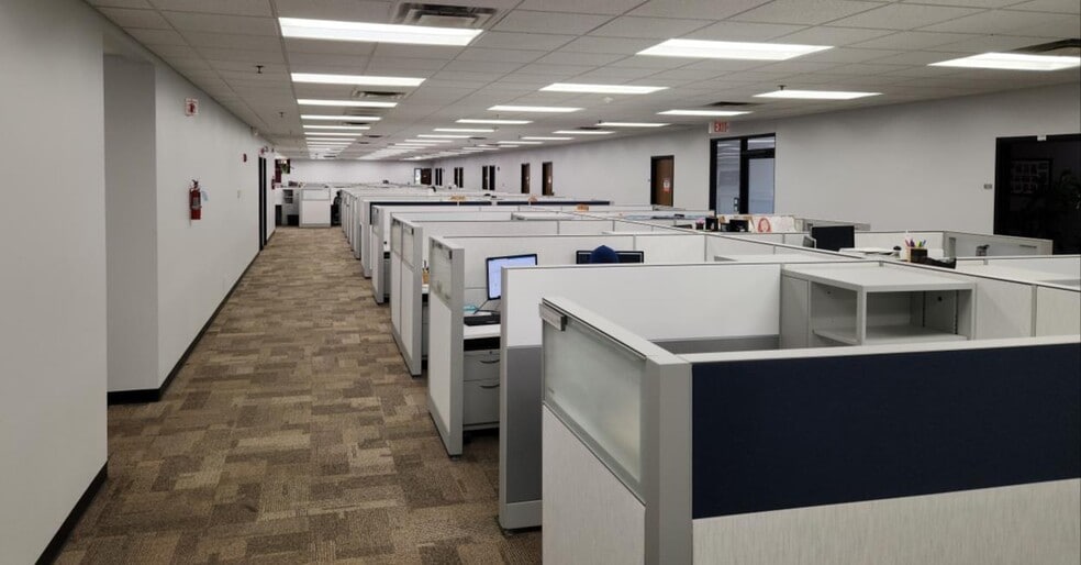 2215 Fox Dr, Champaign, IL à louer - Photo intérieure – Image 2 sur 6