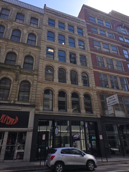 133-135 W 4th St, Cincinnati, OH à louer - Photo de l’immeuble – Image 3 sur 14