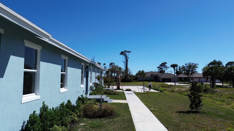 248 Rotonda Blvd W, Rotonda West, FL à vendre - Photo de l’immeuble – Image 3 sur 31