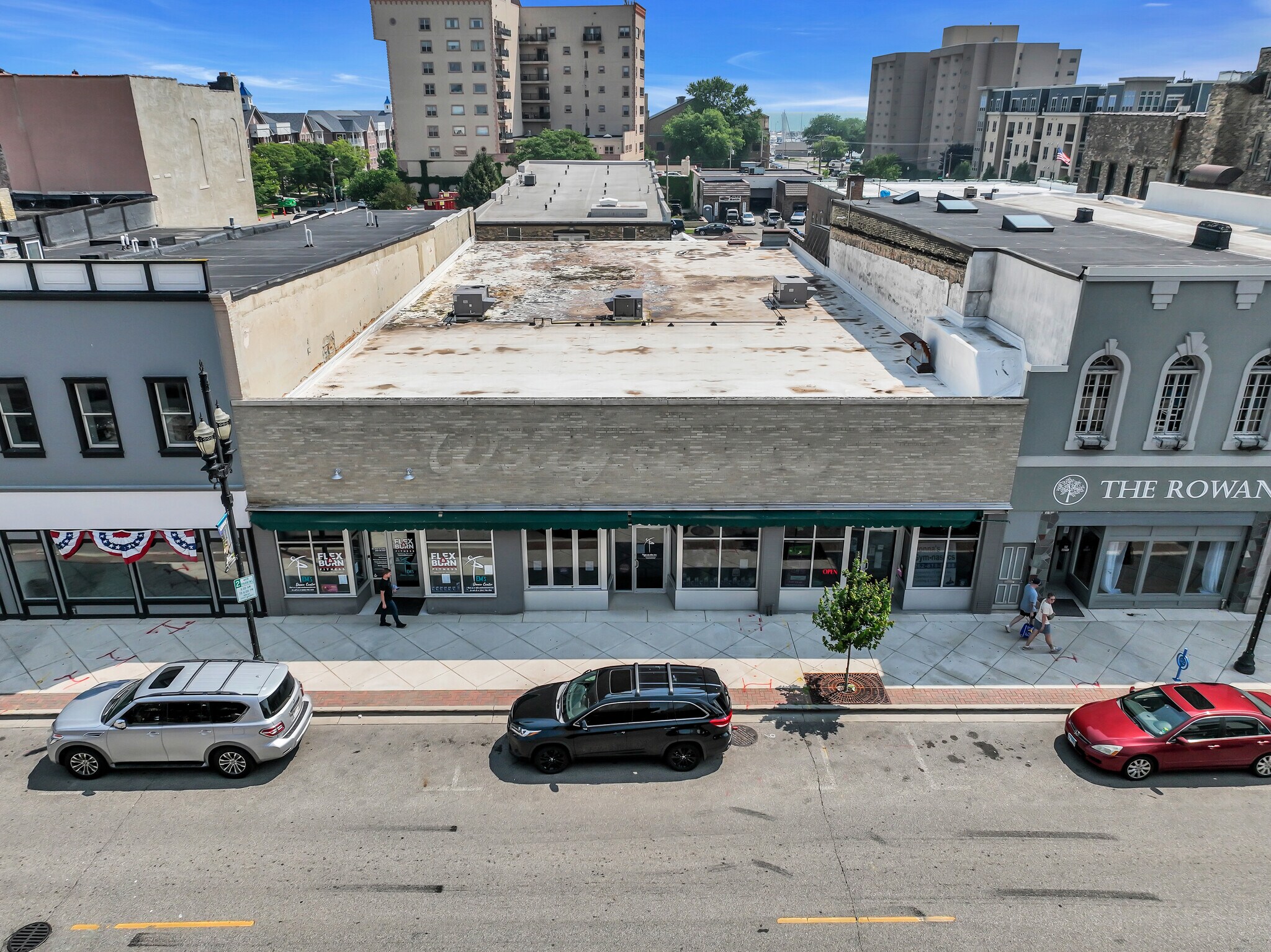 5715 6th Ave, Kenosha, WI à vendre Photo principale– Image 1 sur 36