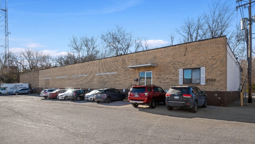 2593 S Hanley Rd, Brentwood, MO à vendre - Photo principale – Image 1 sur 1
