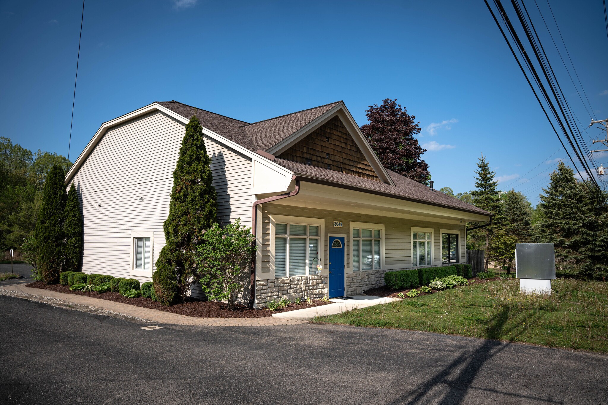 3048 W Clarkston Rd, Lake Orion, MI à vendre Photo de l’immeuble– Image 1 sur 28