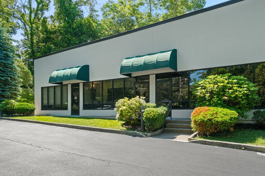 310 N Highland Ave, Ossining, NY à louer - Photo de l’immeuble – Image 3 sur 24