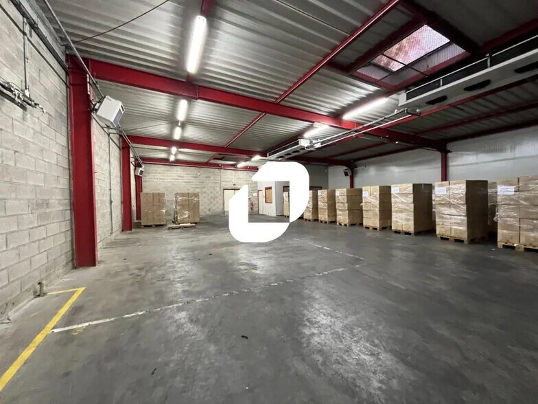 Bureau dans Wormhout à louer - Photo de l’immeuble – Image 1 sur 20