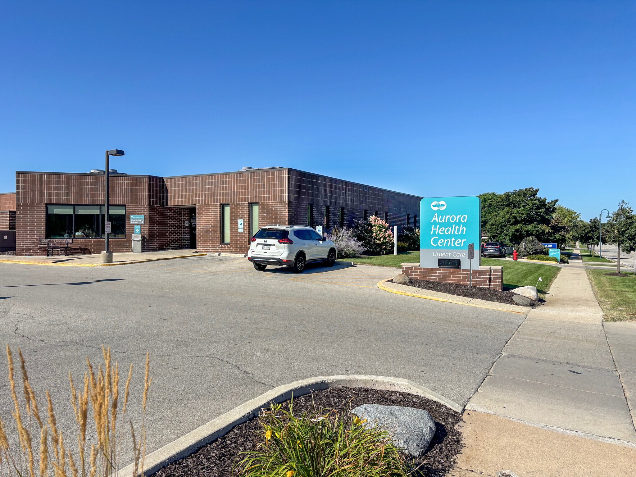 6901 W Edgerton Ave, Greenfield, WI à vendre Photo de l’immeuble– Image 1 sur 11