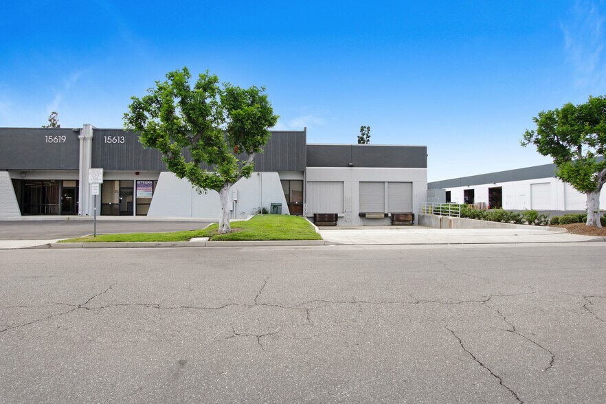 15613-15619 Blackburn Ave, Norwalk, CA à louer - Photo de l’immeuble – Image 2 sur 6