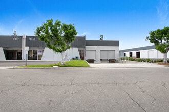 15613-15619 Blackburn Ave, Norwalk, CA à louer Photo de l’immeuble– Image 2 sur 5