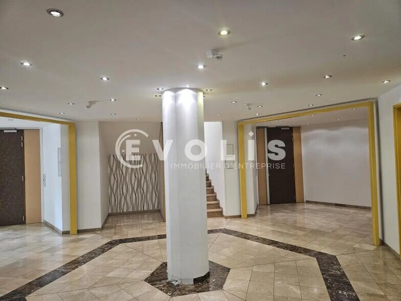 Bureau dans Saint-Aubin à louer - Photo de l’immeuble – Image 2 sur 16