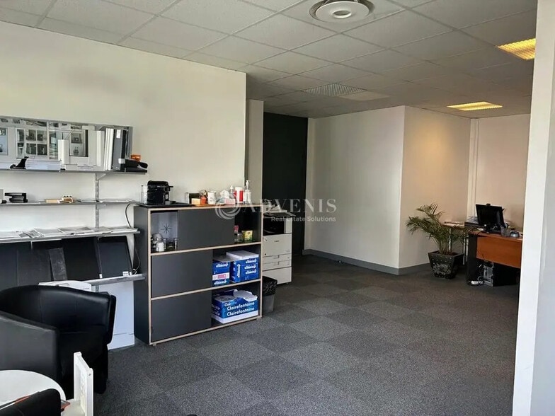 Bureau dans Tours à louer - Photo de l’immeuble – Image 3 sur 7