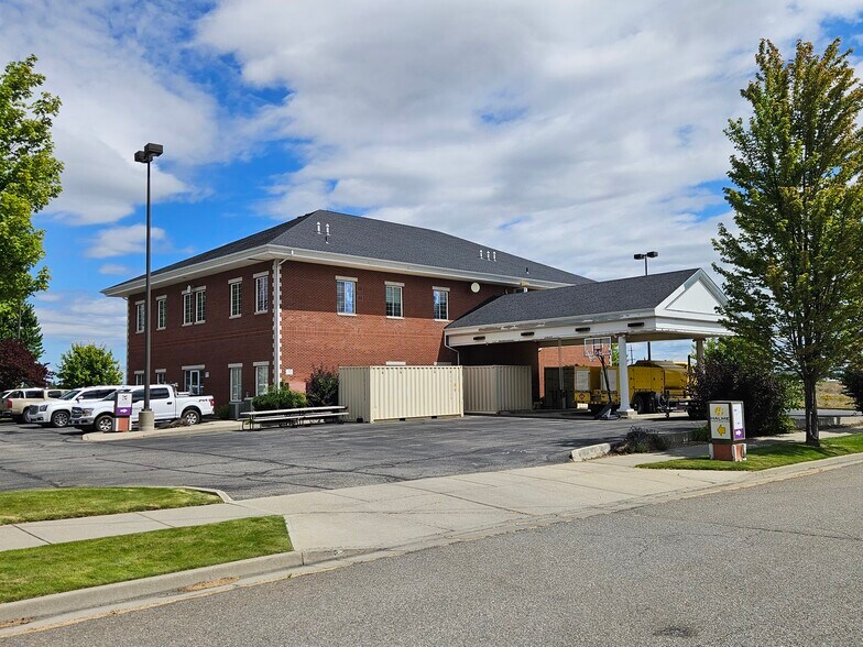 8727 W Highway 2, Spokane, WA à vendre - Photo de l’immeuble – Image 2 sur 13