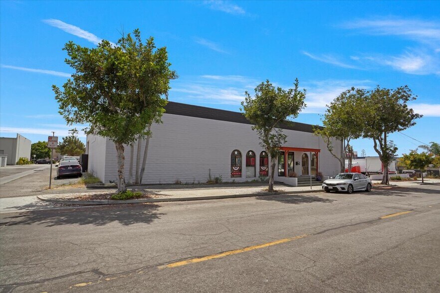 1940 Freeman Ave, Signal Hill, CA à vendre - Photo de l’immeuble – Image 2 sur 17