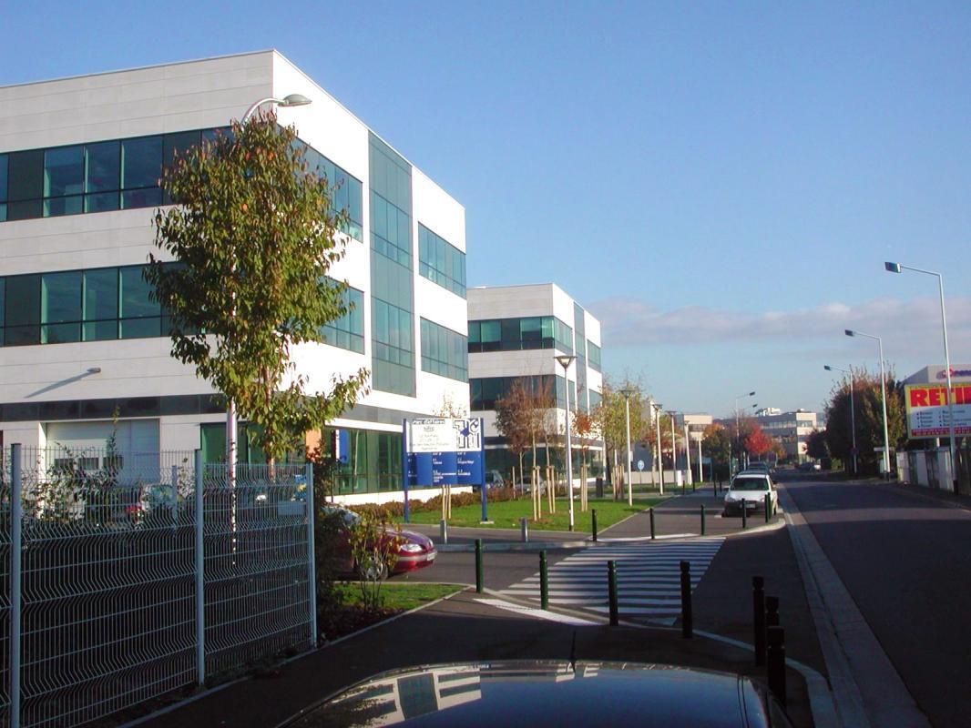 29 Rue Des Hautes Pâtures, Nanterre à louer Photo de l’immeuble– Image 1 sur 2