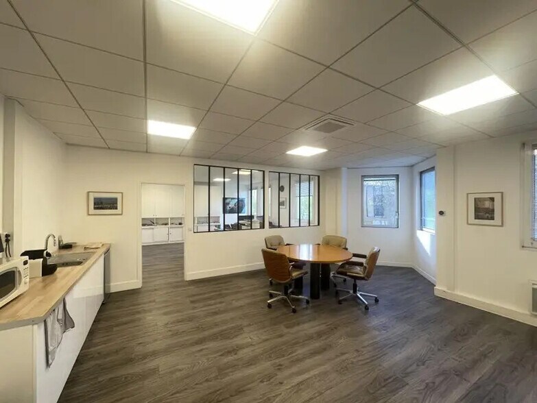Bureau dans Nanterre à louer - Photo intérieure – Image 3 sur 24