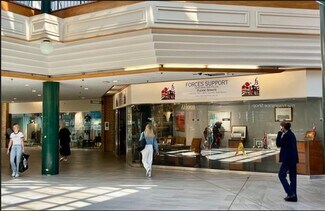 Plus de détails pour 39 Green Lanes Shopping Centre, Barnstaple - Local commercial à louer