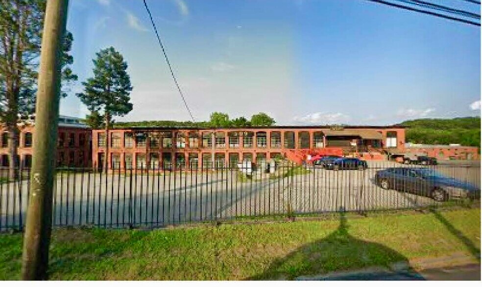 539 Norwich Ave, Norwich, CT à louer - Photo de l’immeuble – Image 2 sur 17