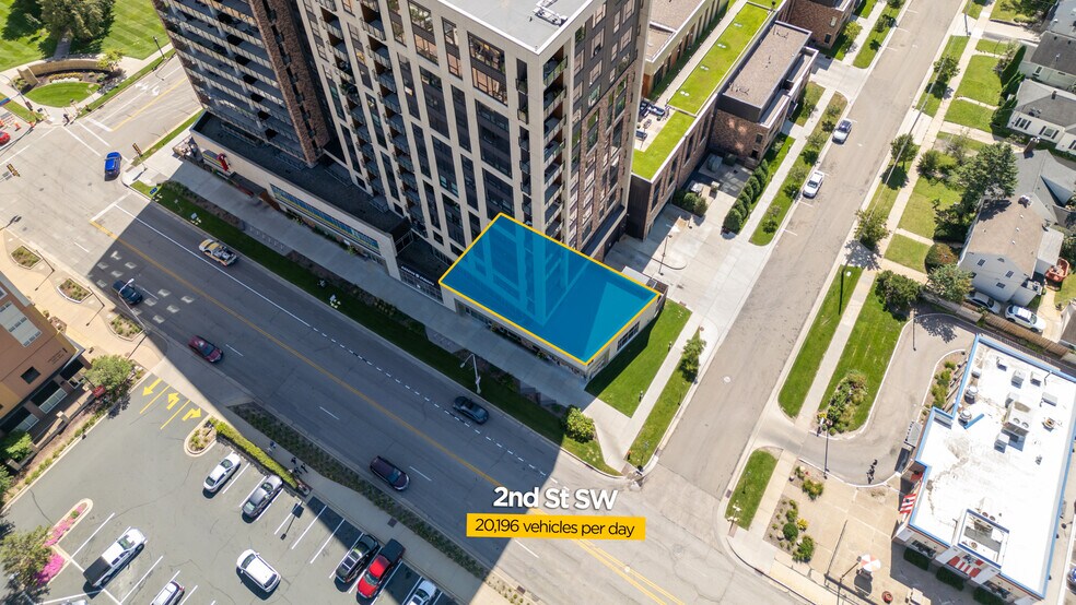 217 14th Ave SW, Rochester, MN à louer - Photo de l’immeuble – Image 2 sur 23