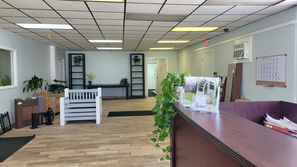 431 New State Rd, Manchester, CT à louer - Photo de l’immeuble – Image 3 sur 13