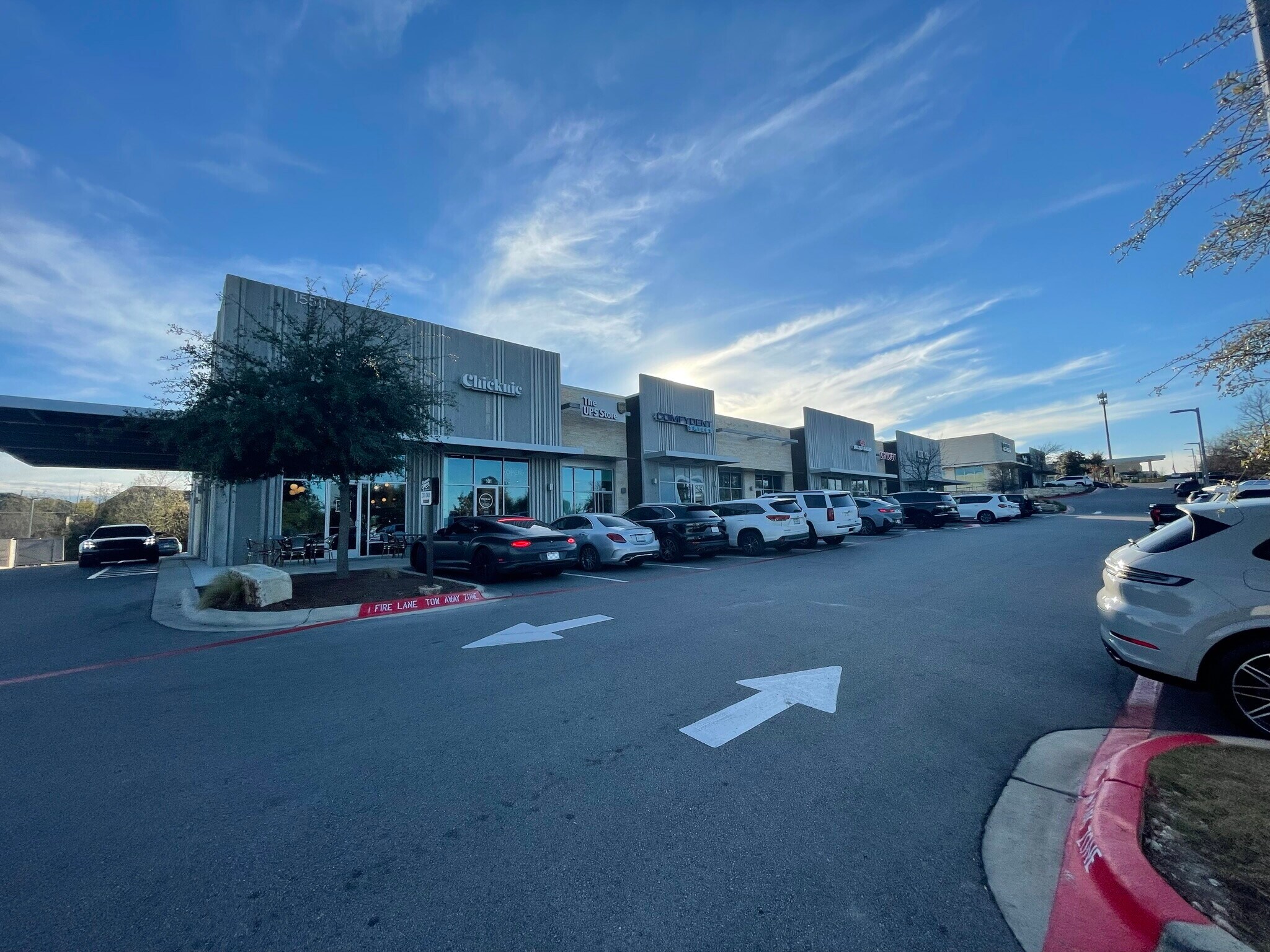 15501 W 71 Hwy, Bee Cave, TX à louer Photo de l’immeuble– Image 1 sur 19