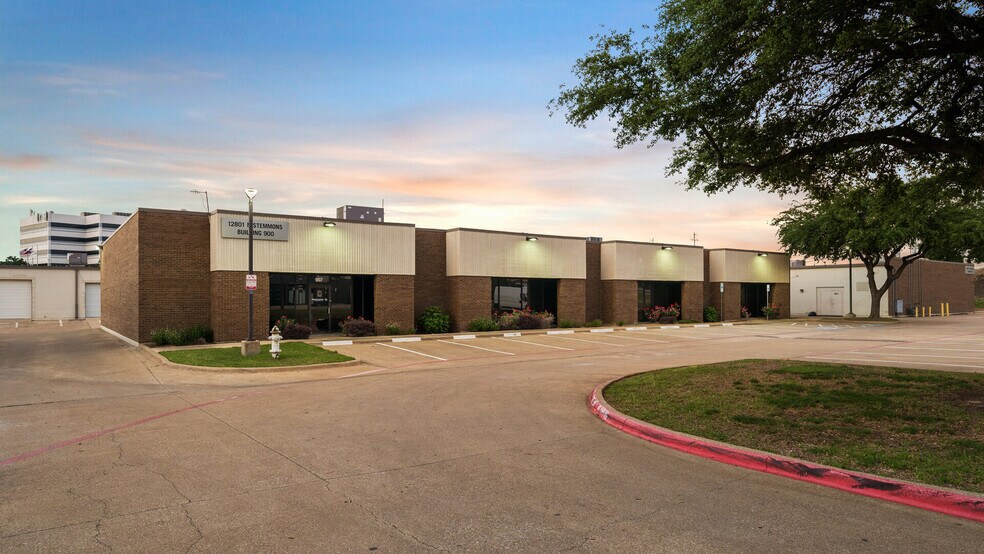 2307 Springlake Rd, Farmers Branch, TX à louer - Photo de l’immeuble – Image 1 sur 24